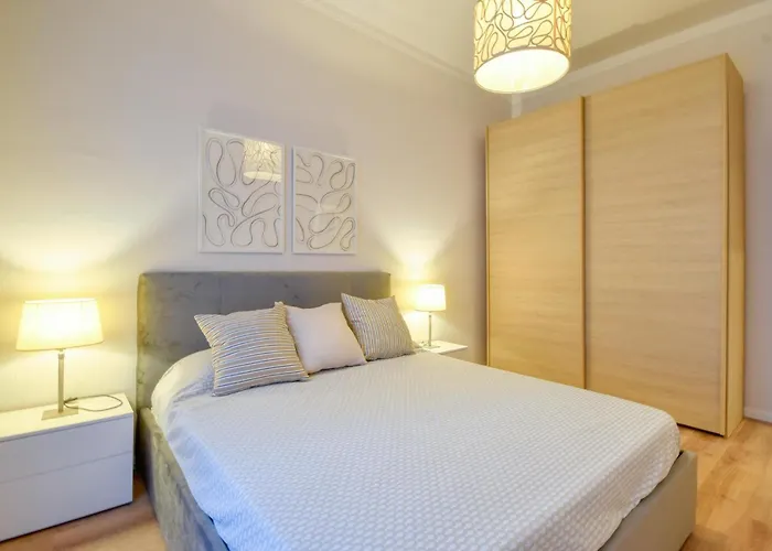 Gorgeous Apartment In Genova With Kitchen